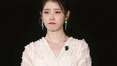 11년만에 만난 팬때문에 눈물터진 아이유