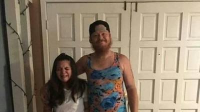 딸 때문에 여장하고 같이 등교한 아빠