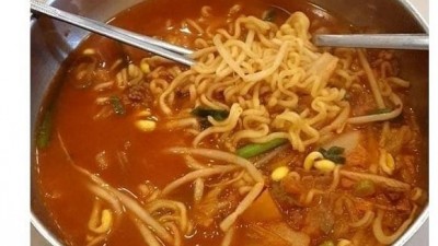 10대들이 뽑은 최악의 라면 토핑 1위