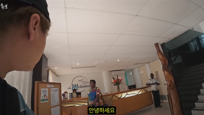 해외 에서 또 당해버린 곽튜브.jpg