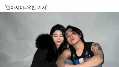 김수현과 다른반응이였던 미성년자 열애설.jpg