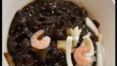 이걸 삼선짜장이라고?