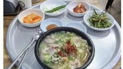 국밥에 큰 실수를 한 대학생