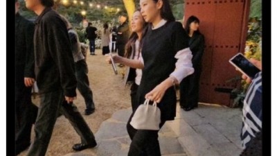 제니 하객룩이 이해가 안되는 외국인들