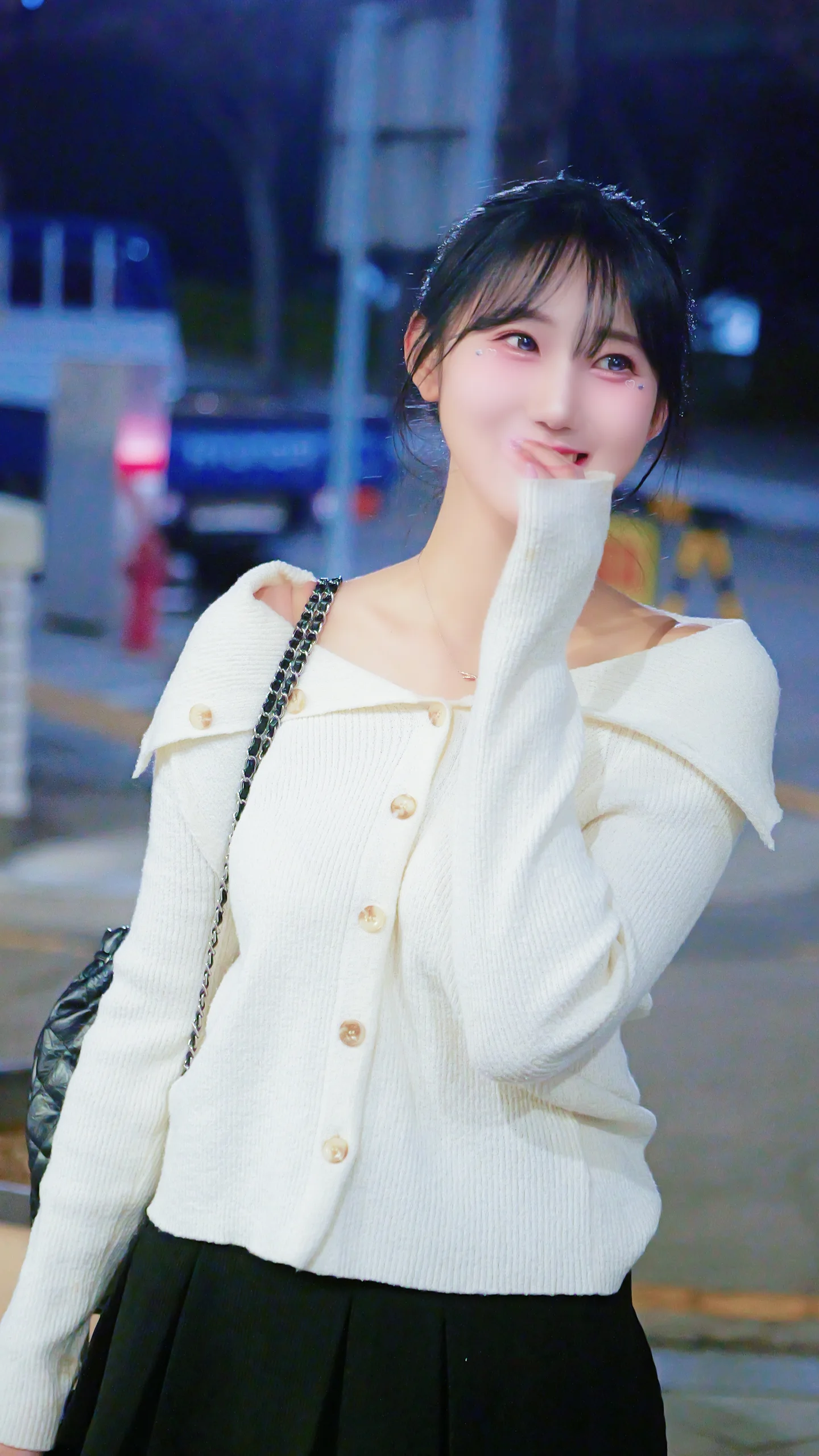 1090285994_jFR5XExl_1741250136.webp