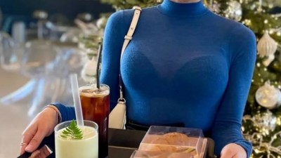 이윤지 크리스마스 룩