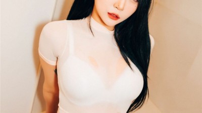 물에 젖은 모노키니 Bomi2