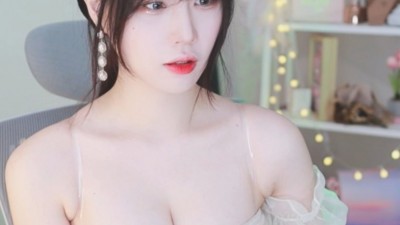 한갱] 프릴 오프솔더 가슴골