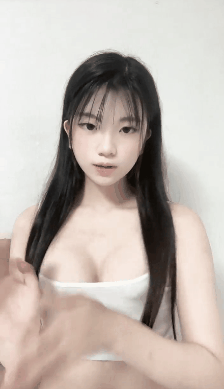 탁탁탁 쳐주는 틱톡커 예은 가슴골