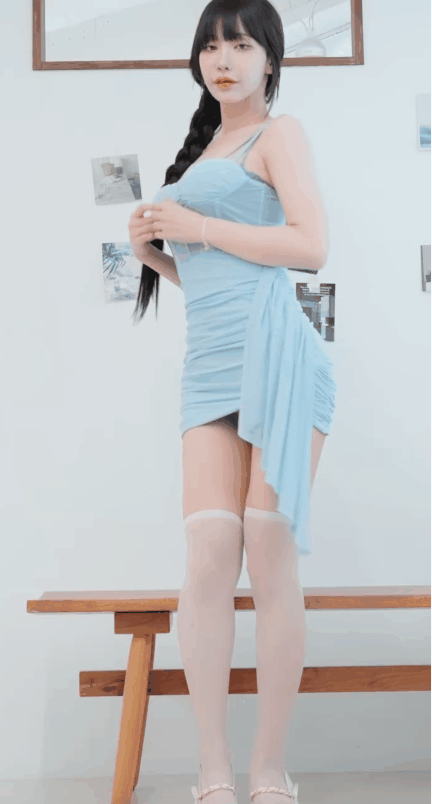 겨우디 하늘색 원피스 여친룩 몸매