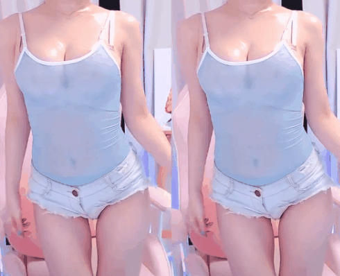 연나비 오일바른 가슴 시스루 하늘색 수영복 가슴골
