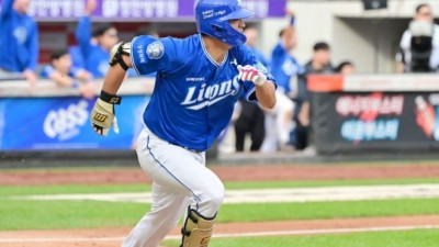 이래서 국민거포 밀어냈구나 연봉 4500만원 외야수 대반란 폰세 상대 홈런 치더니 2차전 3안타 쾅쾅쾅