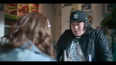 가슴 큰 여친 사귀면 데이트 할 때 마다 이런 장면 보게됨