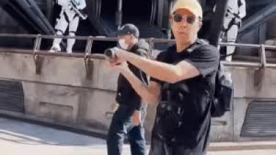 손님 조롱하는 테마파크 직원