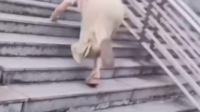 계단 높낮이에 1cm라도 편차가 있으면 안되는 이유.mp4