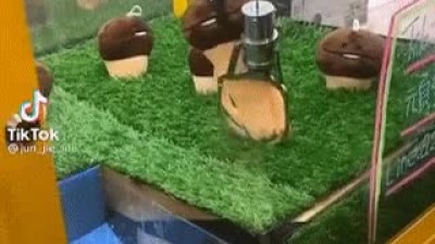 기괴한 인형뽑기