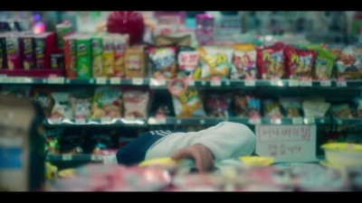 D.P. 악마 같은 황장수도 평범한 사람이라는 것을 보여준 장면.mp4