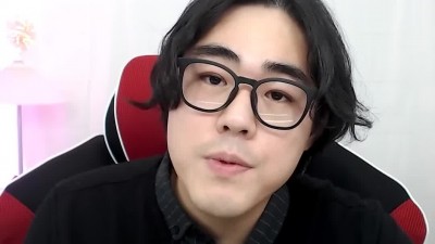 컴터 조립테이블 4개인데 CCTV 16개 단 사장 ㅋㅋㅋ