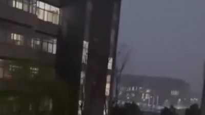 아니 바지가 날아다닌다니까?