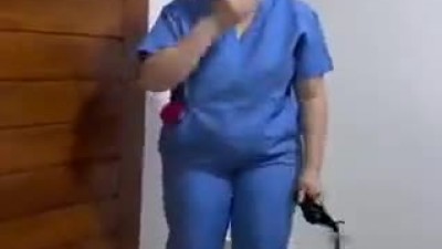 뜨밤을 위해 간호사 복장한  와이프