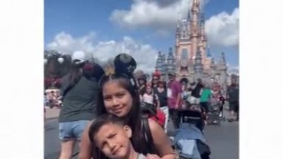 사진찍는 다정한 남매