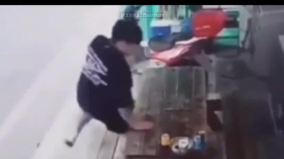 편의점 의자 대참사.mp4