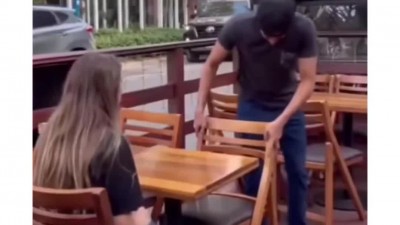 갑자기 의자가 움직이지 않던 이유