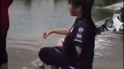 친구를 배신하면 안 되지...