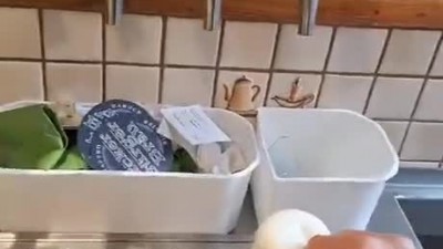 손가락 빠진 맥주잔 서빙 논란