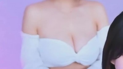 미래 비키니급 흰 튜브탑