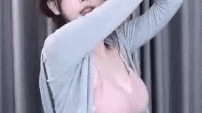 열심히 춤추는 야채빵