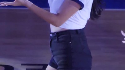 묵직한 흰 크롭티 김이서 치어리더