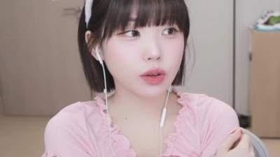 토끼 머리띠 쓴 우정잉]