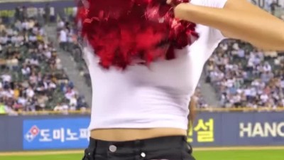 밀착 흰티 묵직한 가슴 라인 김도아 치어리더