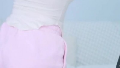 이아린] 일어서는 핑크 돌핀 뒤태 터미널