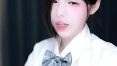 리본 달린 교복상의 풀어헤친 햄찡] 언더붑