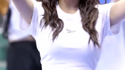 뒤로 묶은 봉긋 흰티 서예은 치어리더