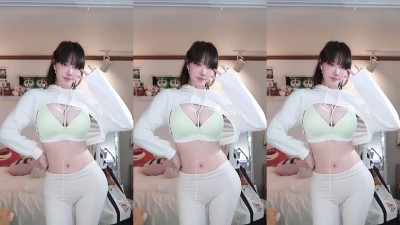 미드 시원하게 오픈된 겨우디] 연두색 브라 가슴골