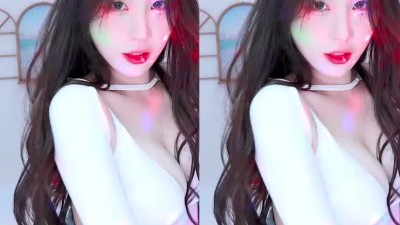 한갱 댄스 타임 CK 캘빈클라인 흰브라 가슴골 지퍼연 청반바지