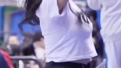 김이서 치어리더 흰티 뛸때 마다 묵직한 바운스