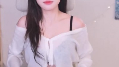 의자에 앉는 수련수련