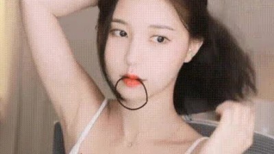 머리 묶는 화정