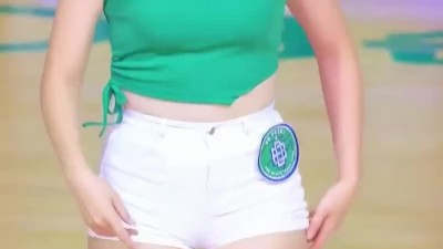 녹색 크롭티 흰 반바지 가슴골 하지원 치어리더