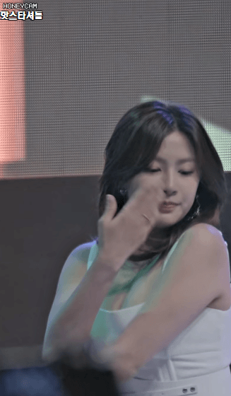 오하영 하얀 원피스