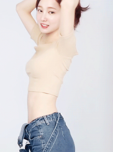 연우의 옆태