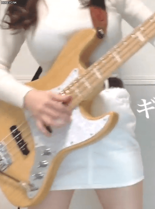 묵직하게 베이스 치는 유튜버