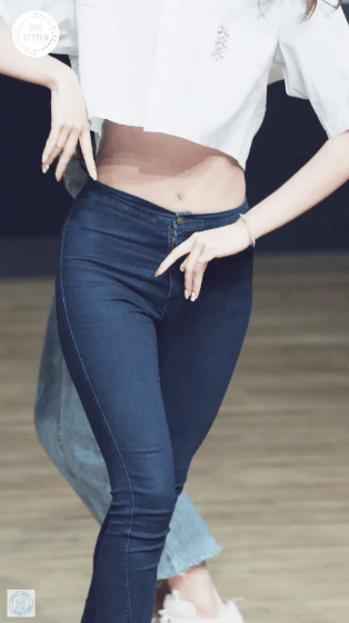 허리 골반라인 최고인 기희현