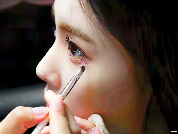 메이크업중인강혜원