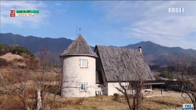  아파트 3층 높이 주택을 혼자 지은 사람